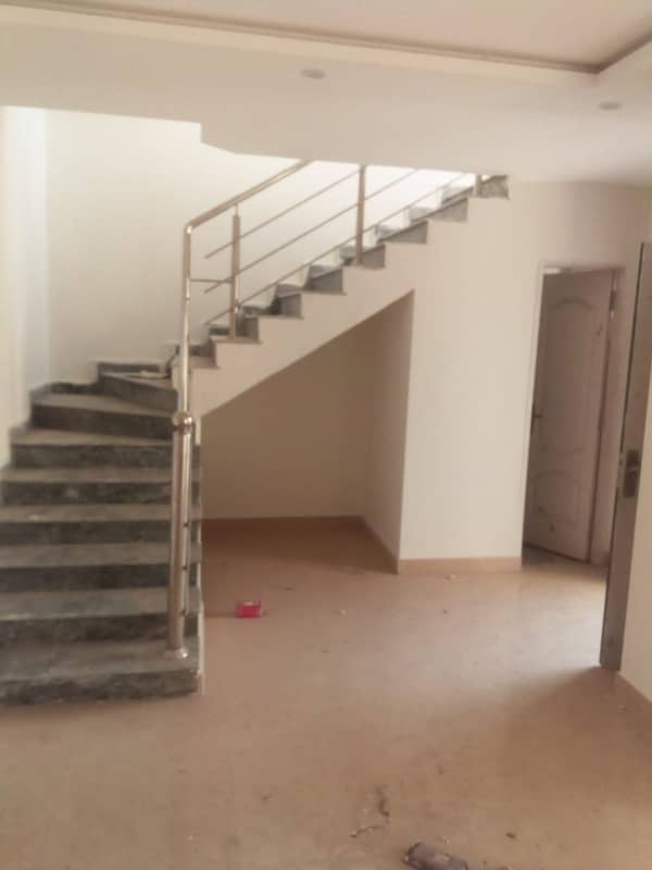 I RENOUT 5MARLA PORTION IN BAHRIA ORCHARD LAHORE