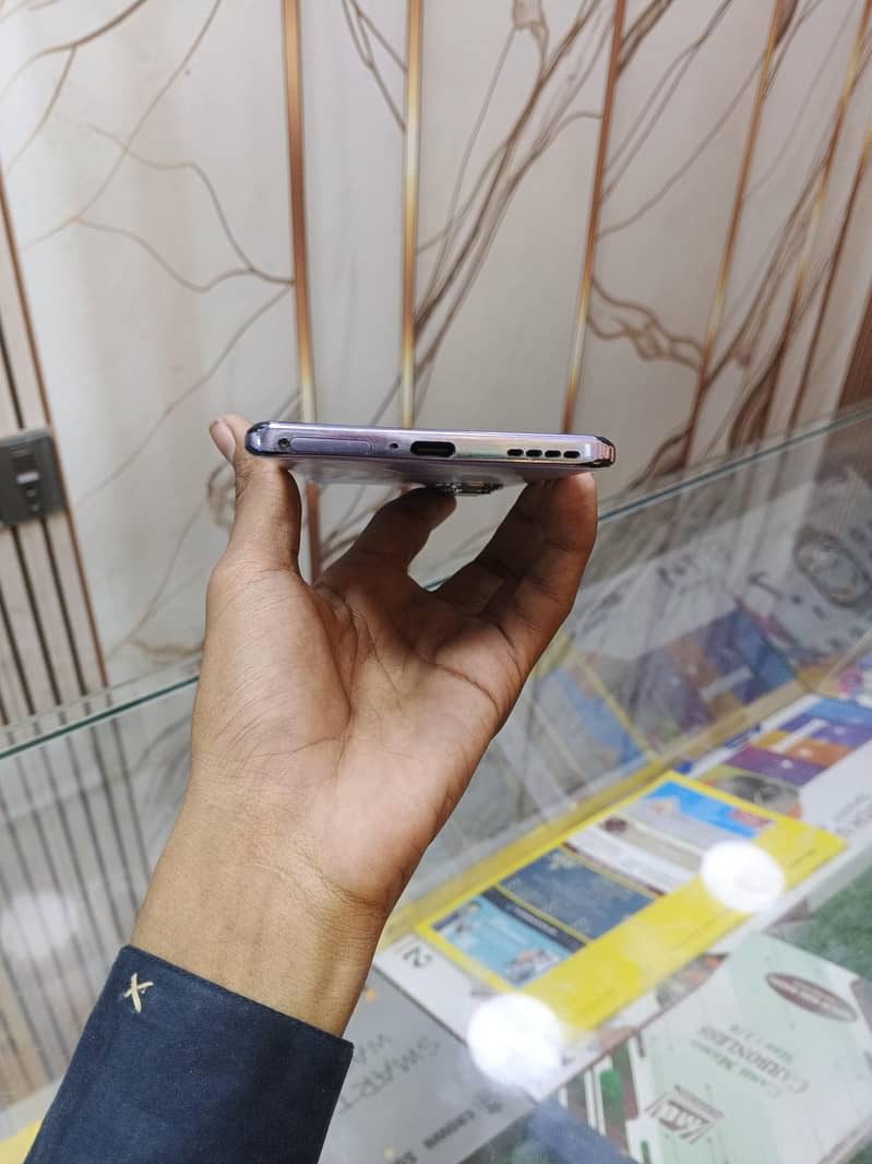 Infinix hot 50 pro plus like a used complete assocreise