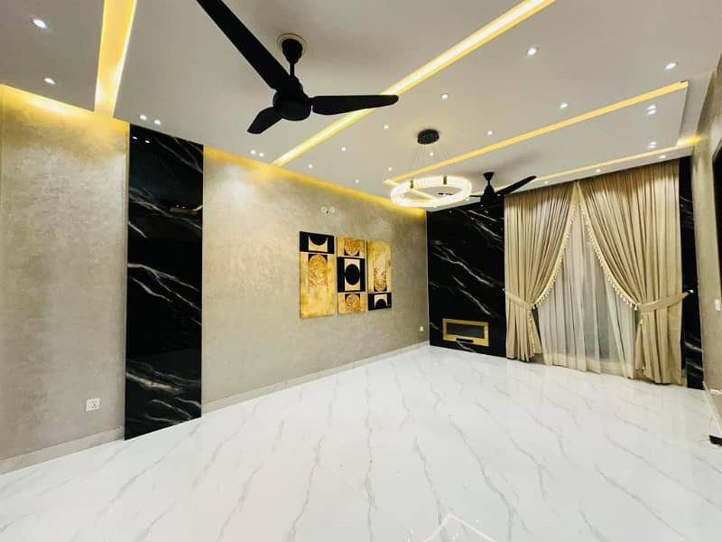 10 Marla Brand New House For Rent In Park View City Lahore.