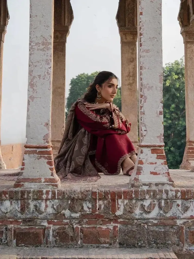 Ireland 3 pcs women’s Unstitched Embroidered Suit