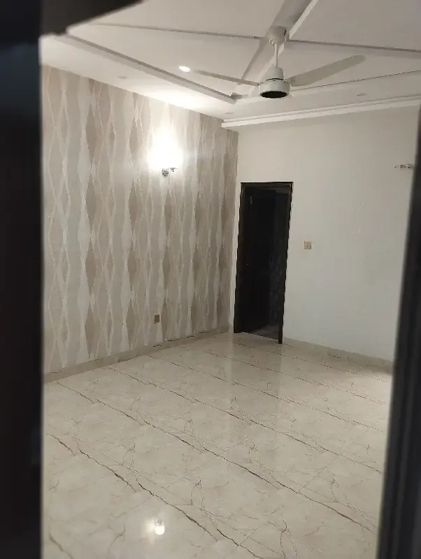 10 Maral Beautiful First Floor Available For Rent Near All Facilities