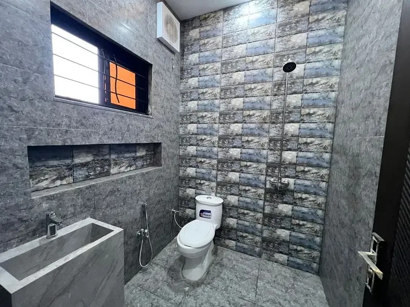 10 Marla Triple Story Brand New House For Rent