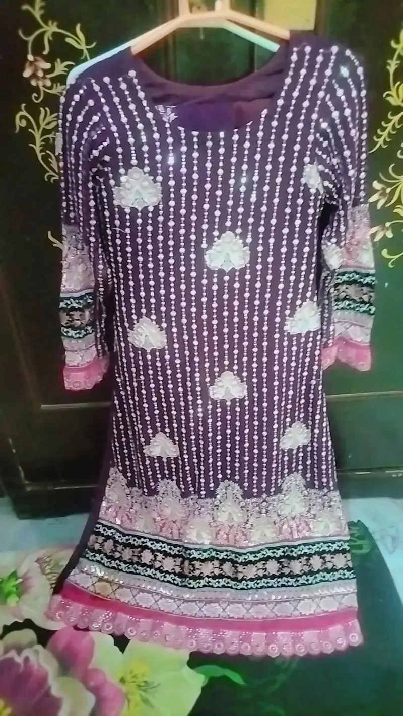 Ladies Dresses for Sale, Casual & Party wear, just like new