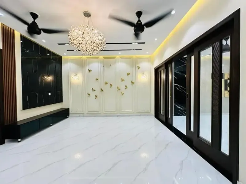 10 Marla Brand New House For Rent In Park View City Lahore.