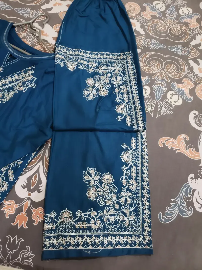 Elegant Embroided 2 Piece Ready To Wear